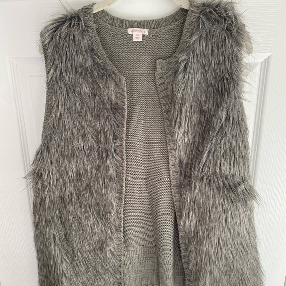 xhilaration faux fur vest - Large - Picture 1 of 3